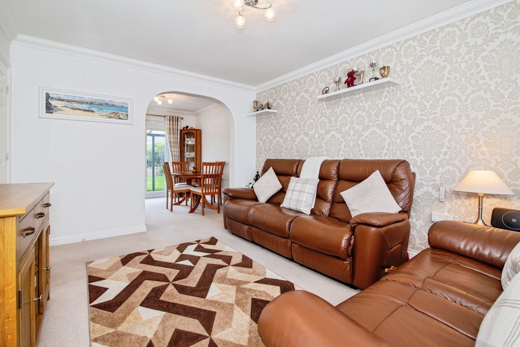 Property photo 3 of 15