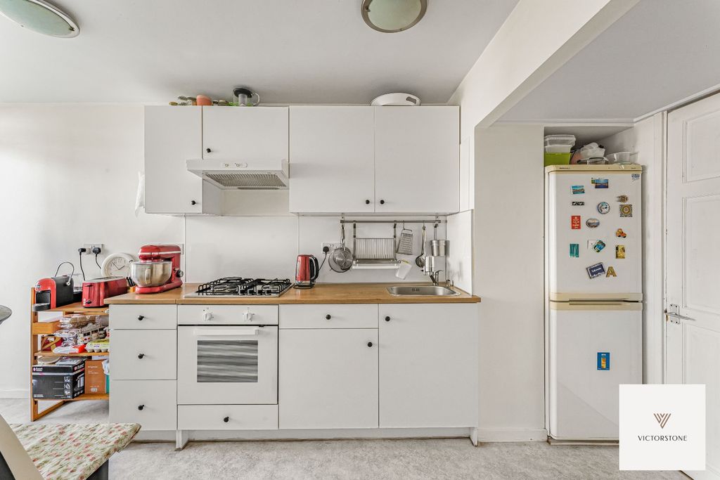 Property photo 3 of 25 4885942