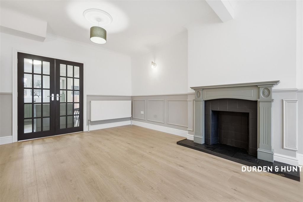 Property photo 3 of 24 Douglas Road