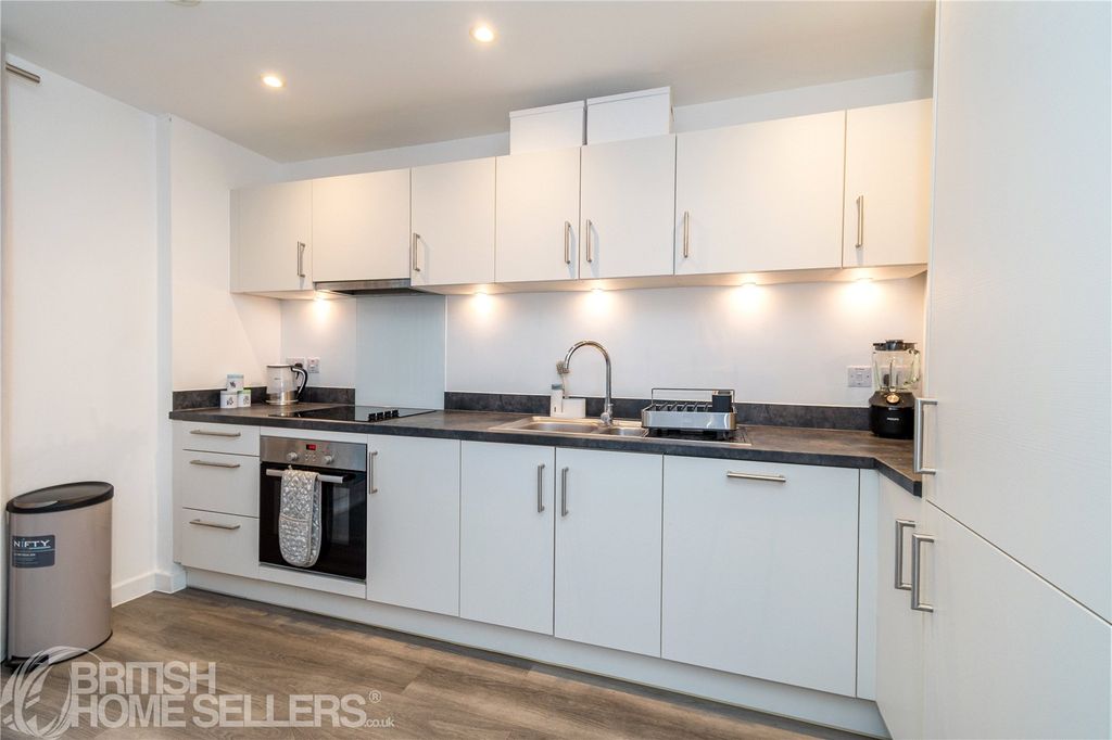 Property photo 3 of 14 Picture No. 35