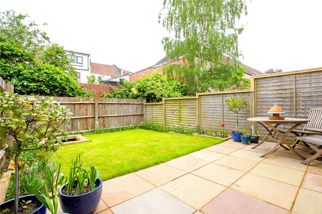 Property photo 3 of 23 Picture No. 06