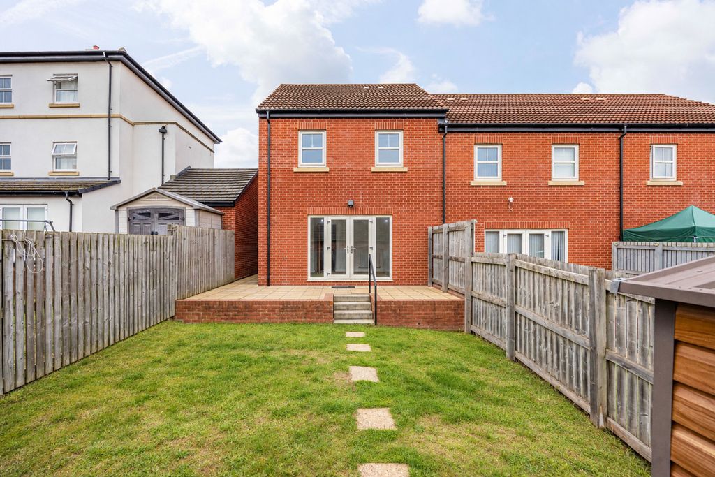 Property photo 3 of 19