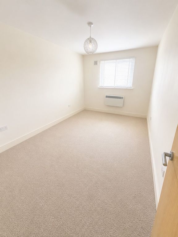 Property photo 2 of 6 Bedroom 