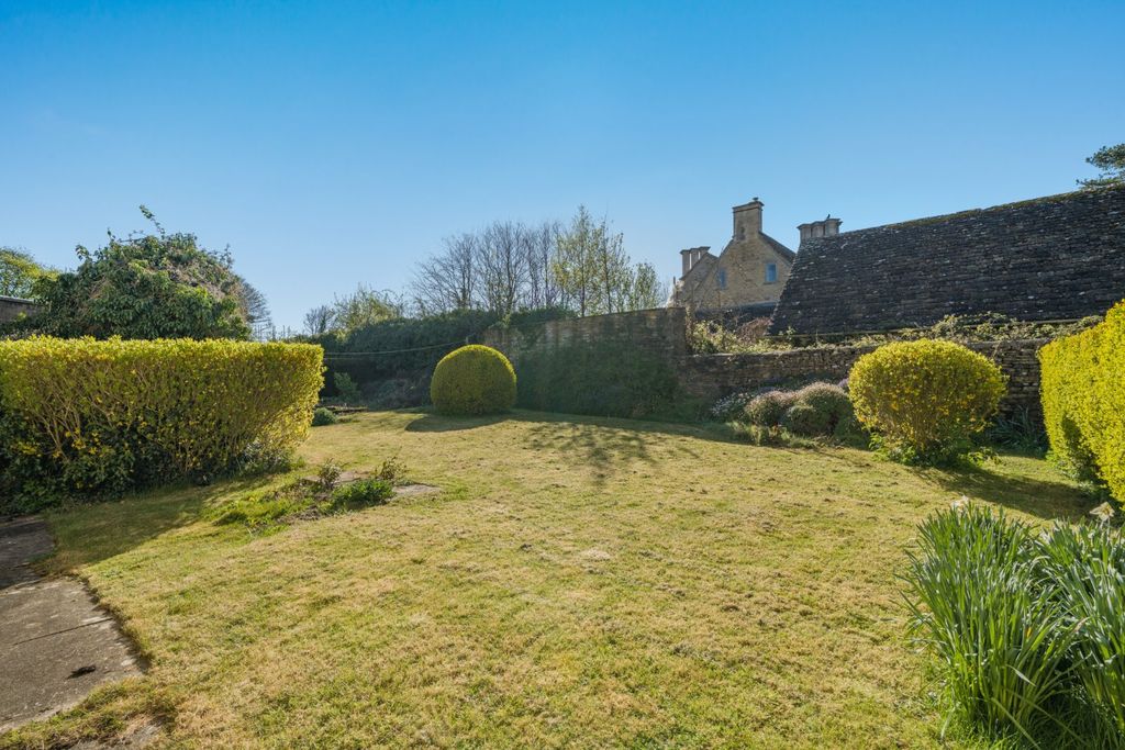 Property photo 2 of 14 Picture No. 11