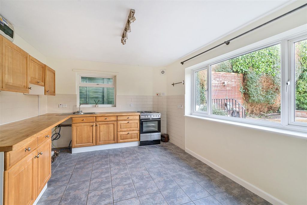 Property photo 3 of 13 Kitchen