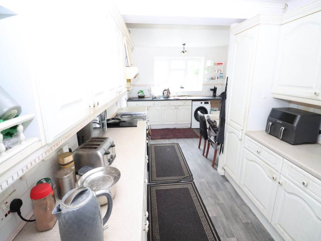 Property photo 2 of 13 Kitchen