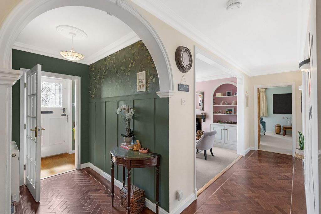 Property photo 2 of 42