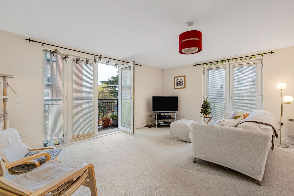 Property photo 3 of 18