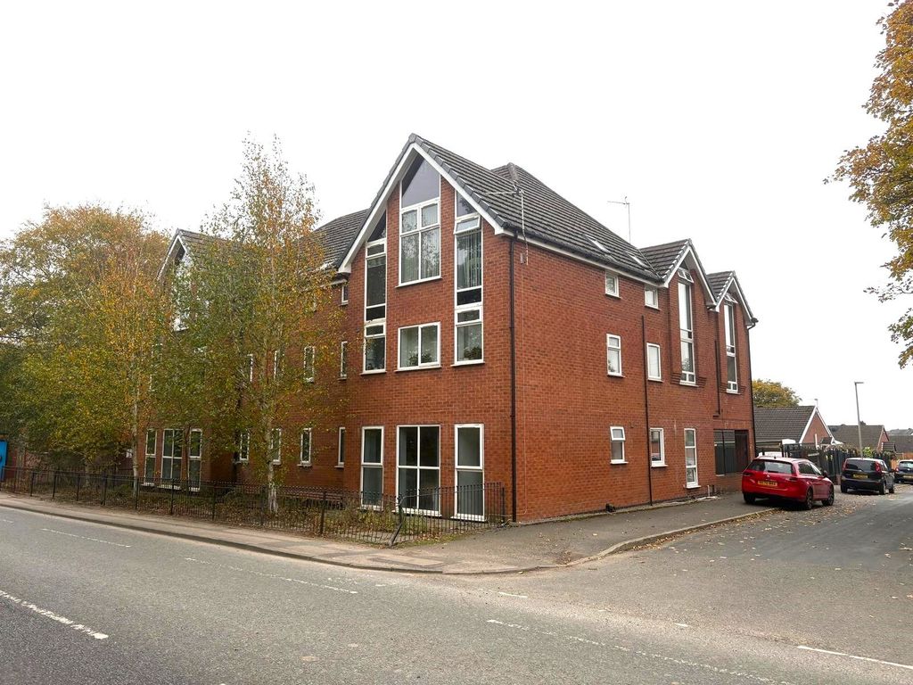 Property photo 1 of 8 8 Royal Court