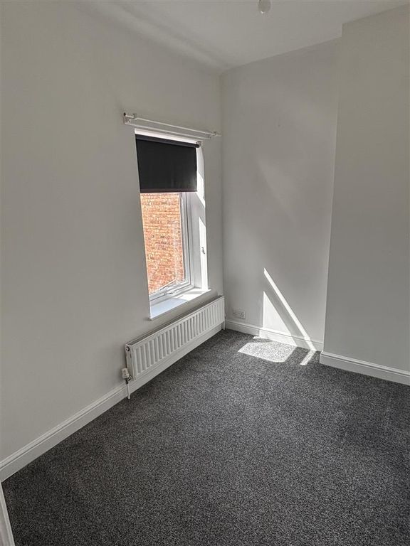 Property photo 2 of 8 Bedroom 2