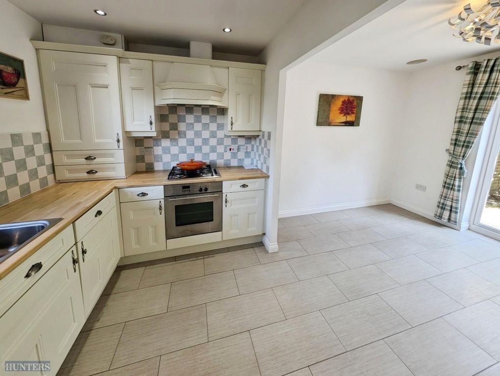 Property photo 3 of 21 Kitchen Area