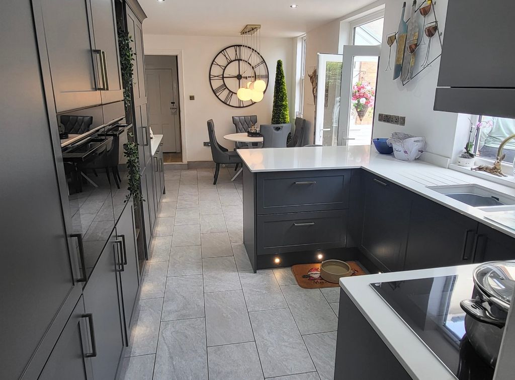 Property photo 2 of 13 Gallery