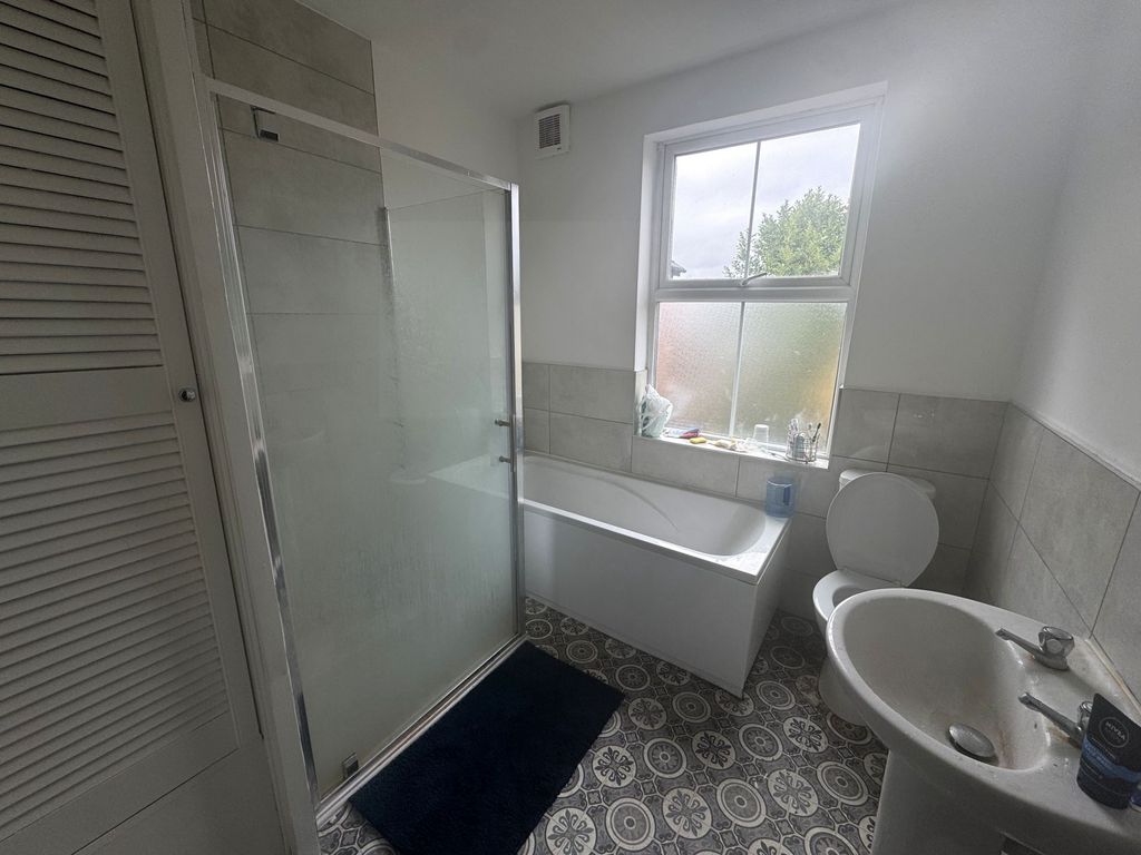 Property photo 3 of 13 Photo 12