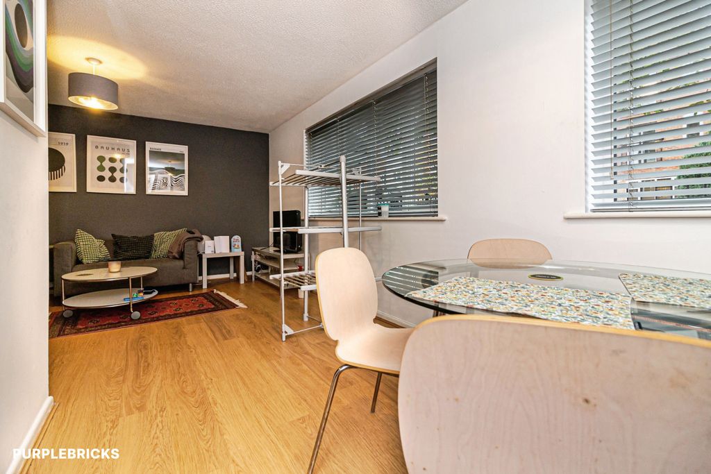 Property photo 3 of 23