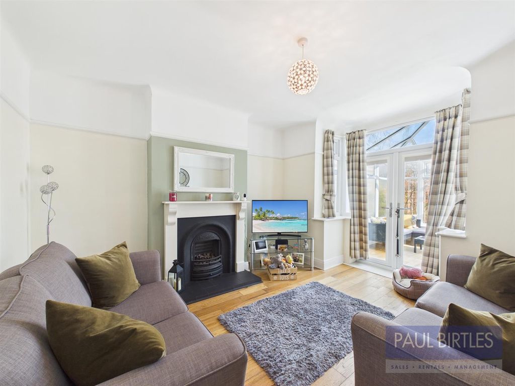 Property photo 3 of 24 Cam04378G0-Pr0323-Still031.Jpg