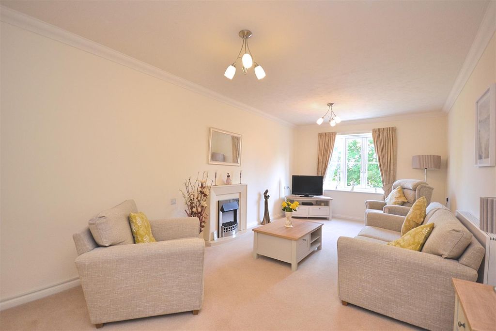 Property photo 2 of 7 11 (62).Png
