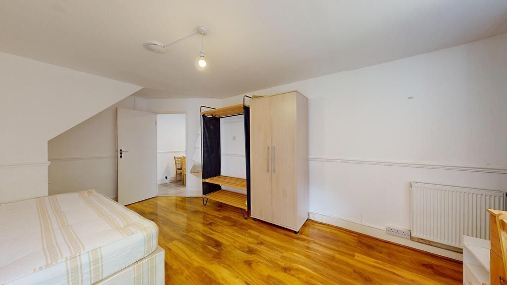 Property photo 3 of 27