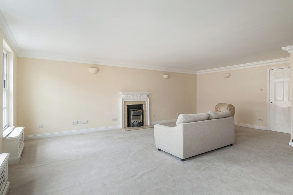 Property photo 3 of 11 Reception Room