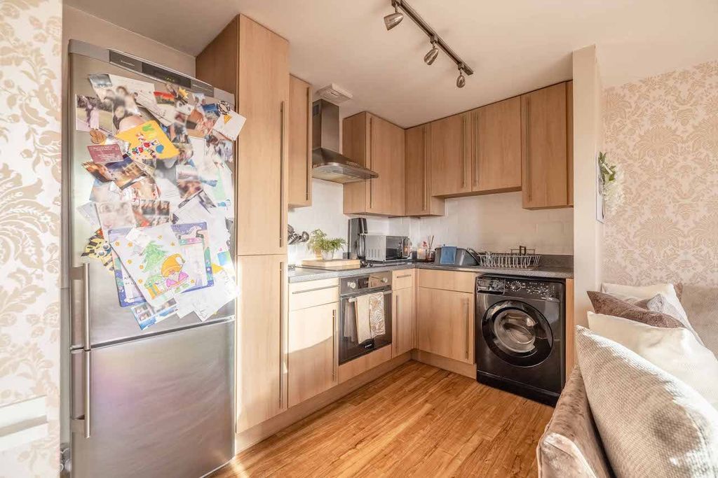 Property photo 3 of 11