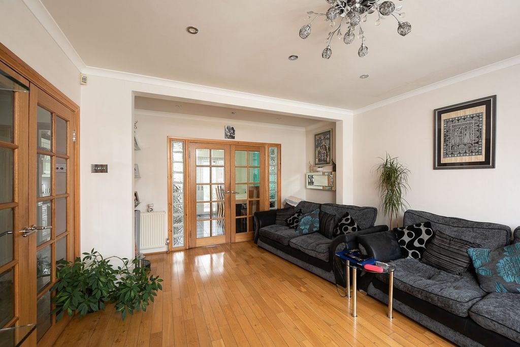 Property photo 3 of 22