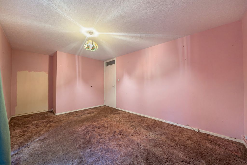 Property photo 3 of 15 1416277-12-699743...