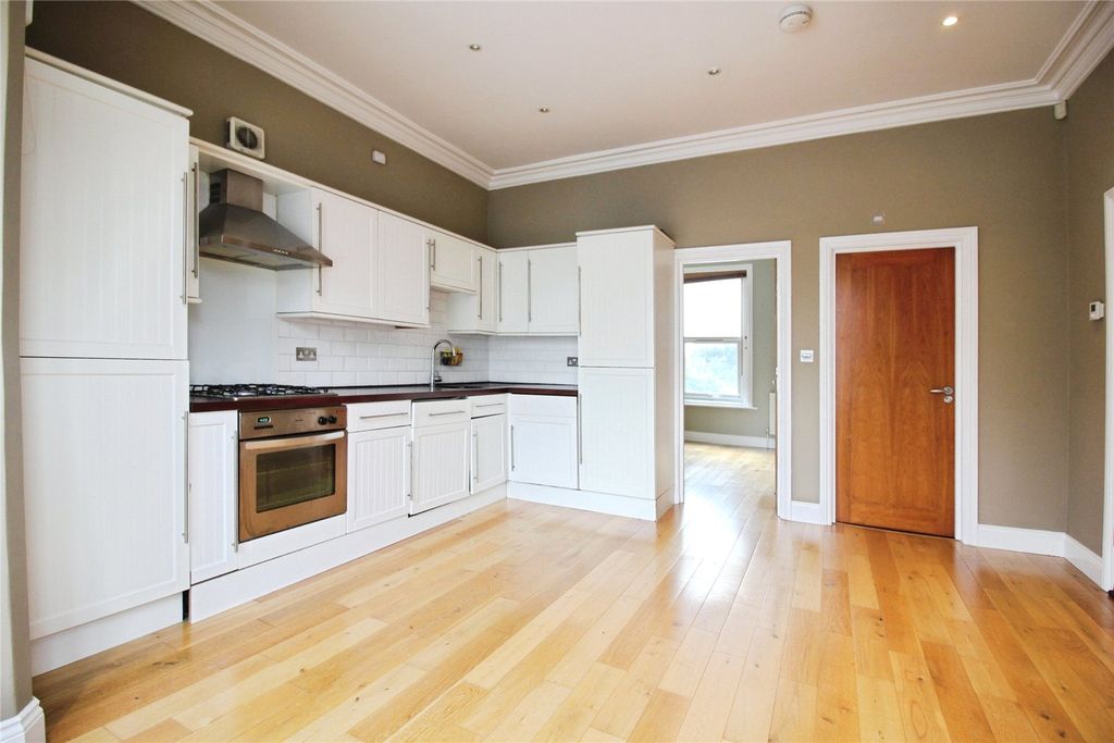 Property photo 2 of 7 Picture No. 23