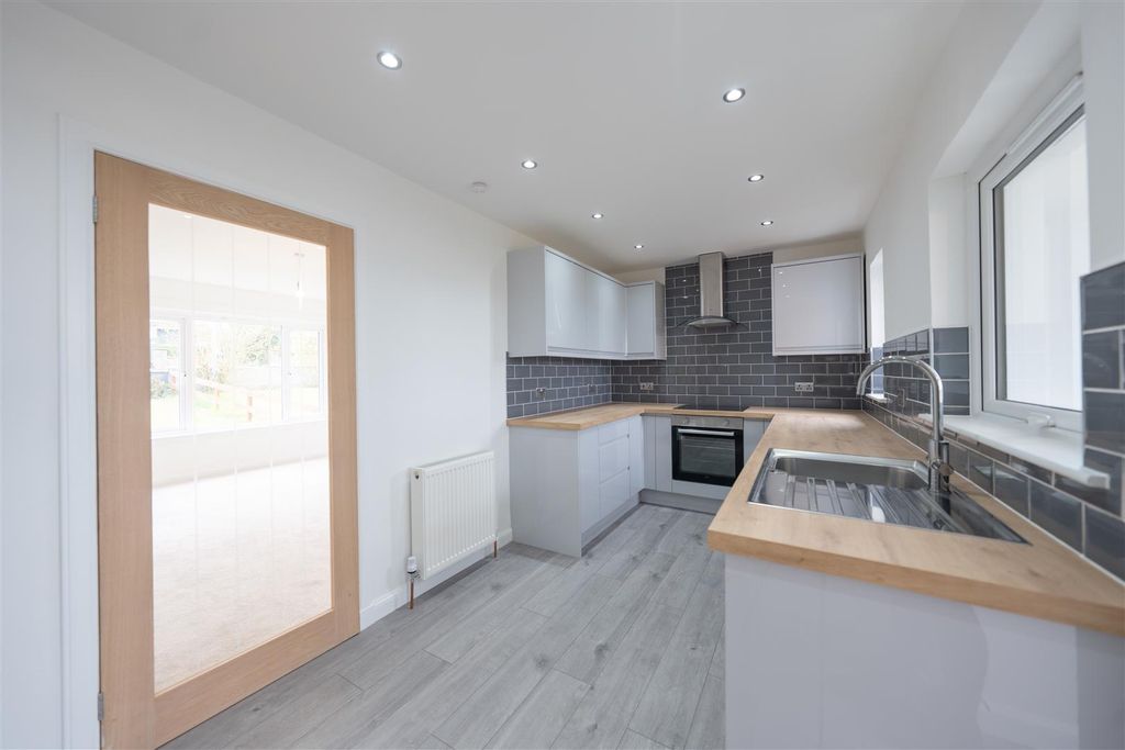 Property photo 3 of 27 93 Bur-7.Jpg