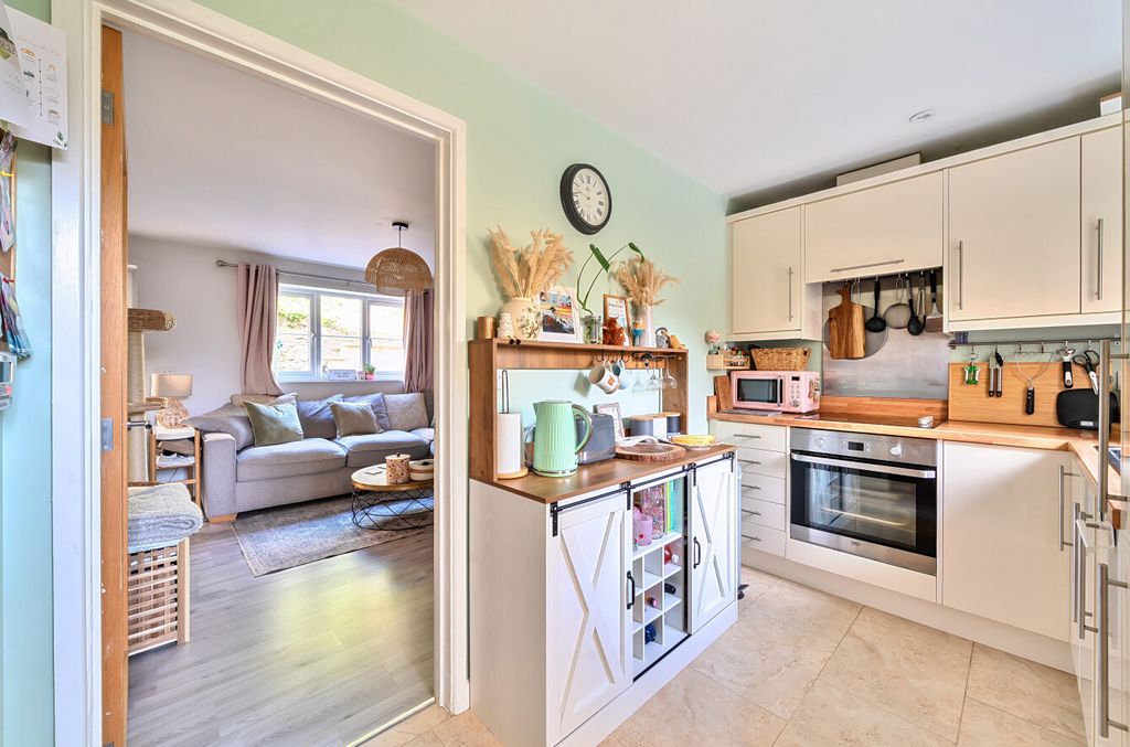 Property photo 3 of 18 1288411-19-6825B1...