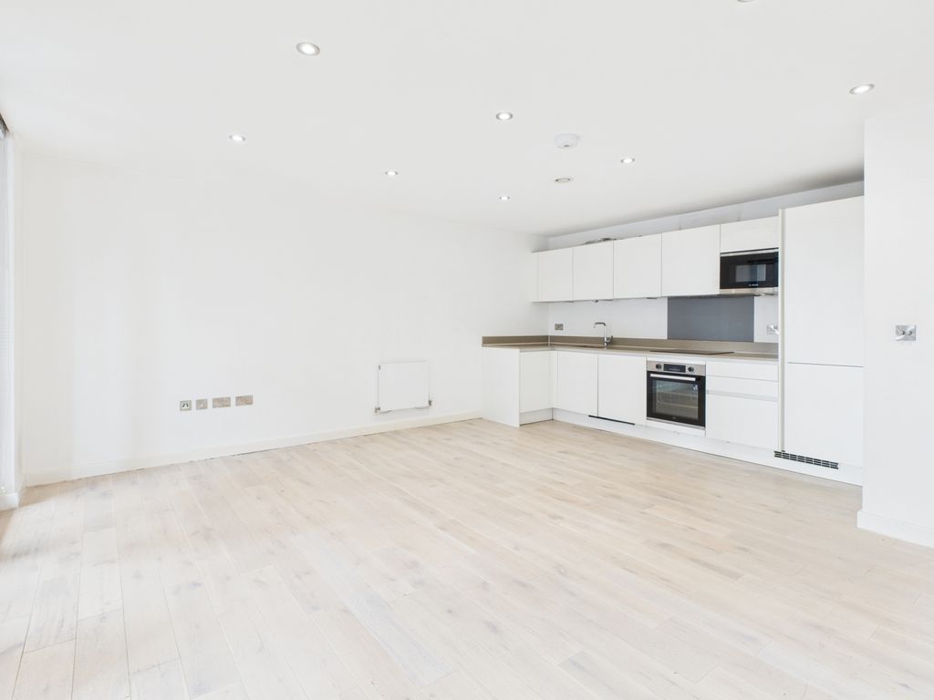 Property photo 3 of 9 Kitchen/Dining Area