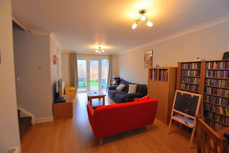 Property photo 2 of 12 Lounge