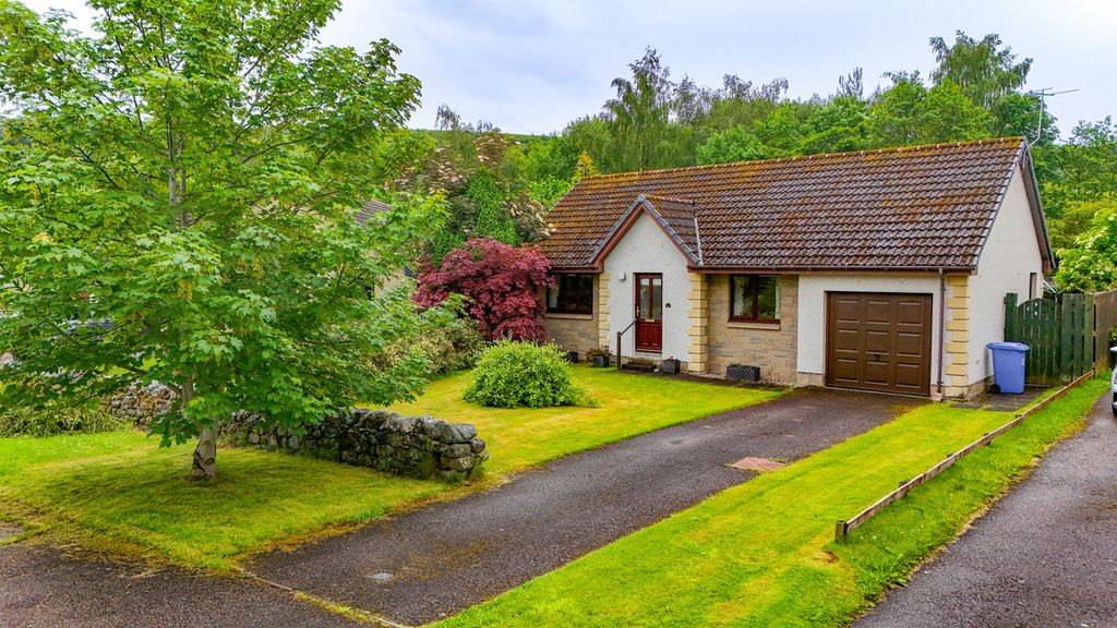 Property photo 1 of 40