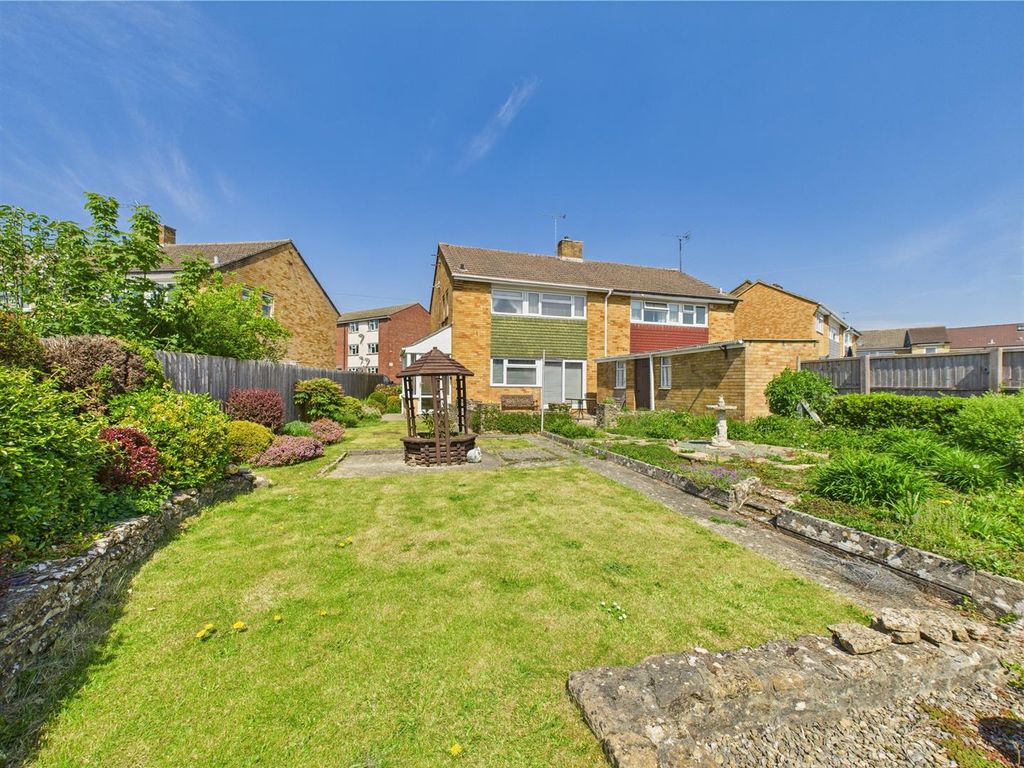 Property photo 2 of 16 Lovely Rear Garden