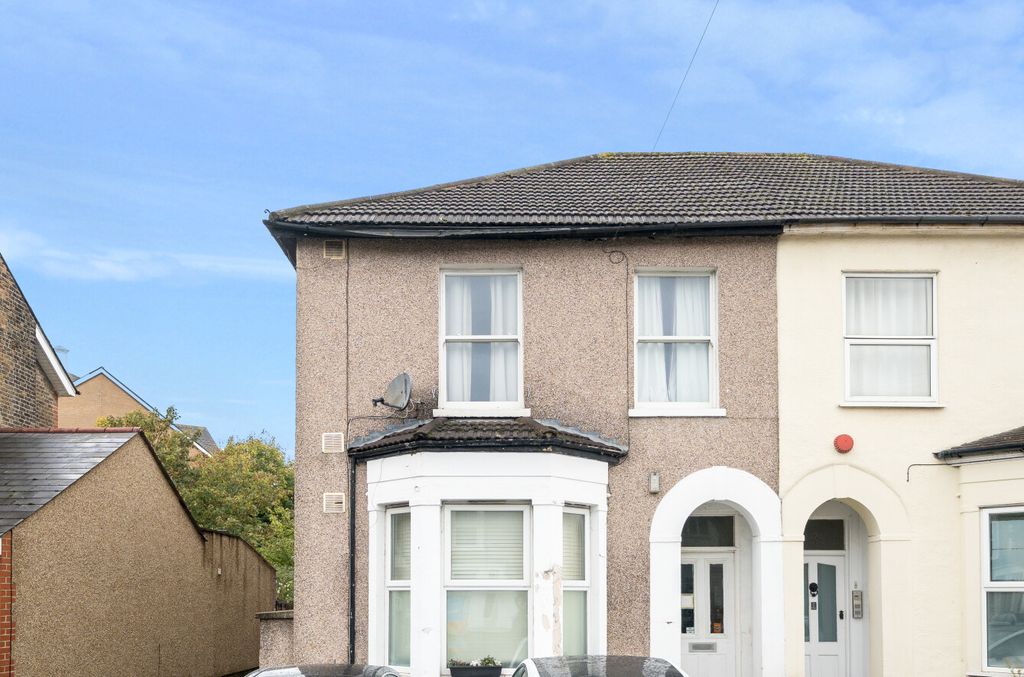 Property photo 2 of 15 1366081-13-68Fa09...