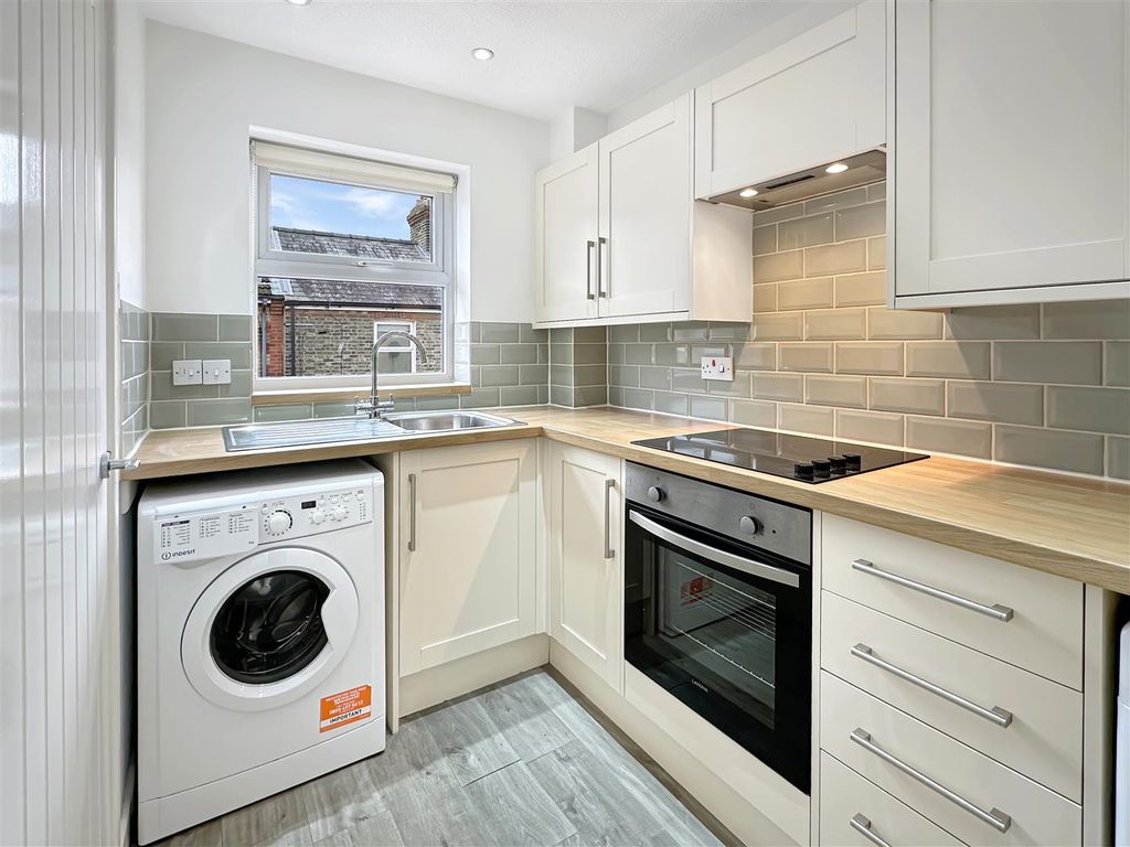 Property photo 3 of 9 Img (10).Jpg