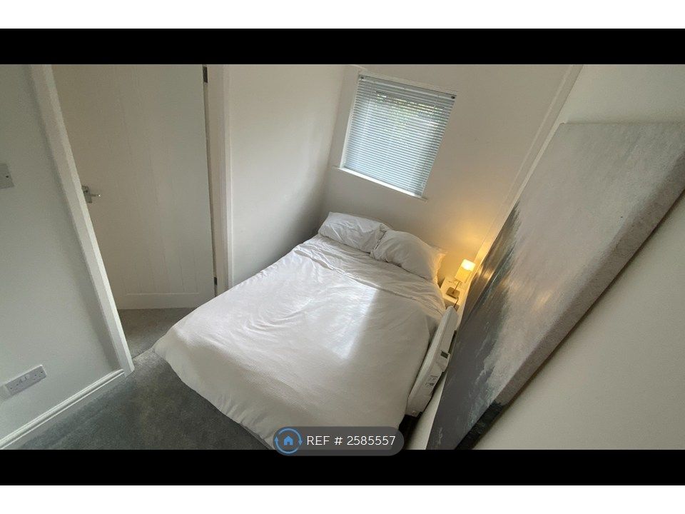 Property photo 3 of 33