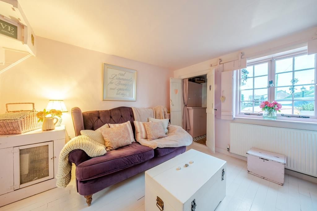 Property photo 3 of 21 Living Room