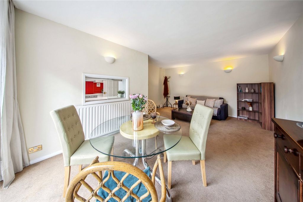 Property photo 3 of 16 Living Room