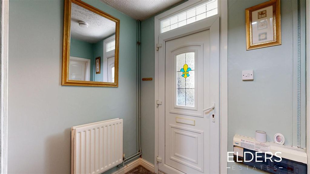 Property photo 3 of 15 Entrance Hall