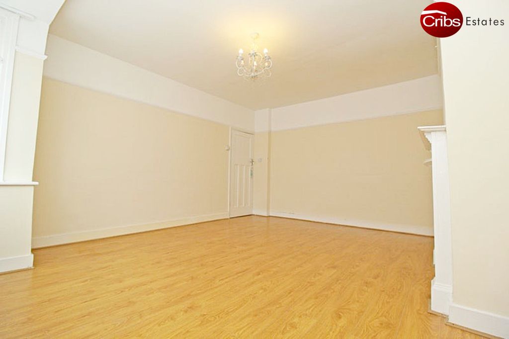 Property photo 2 of 9 Gallery