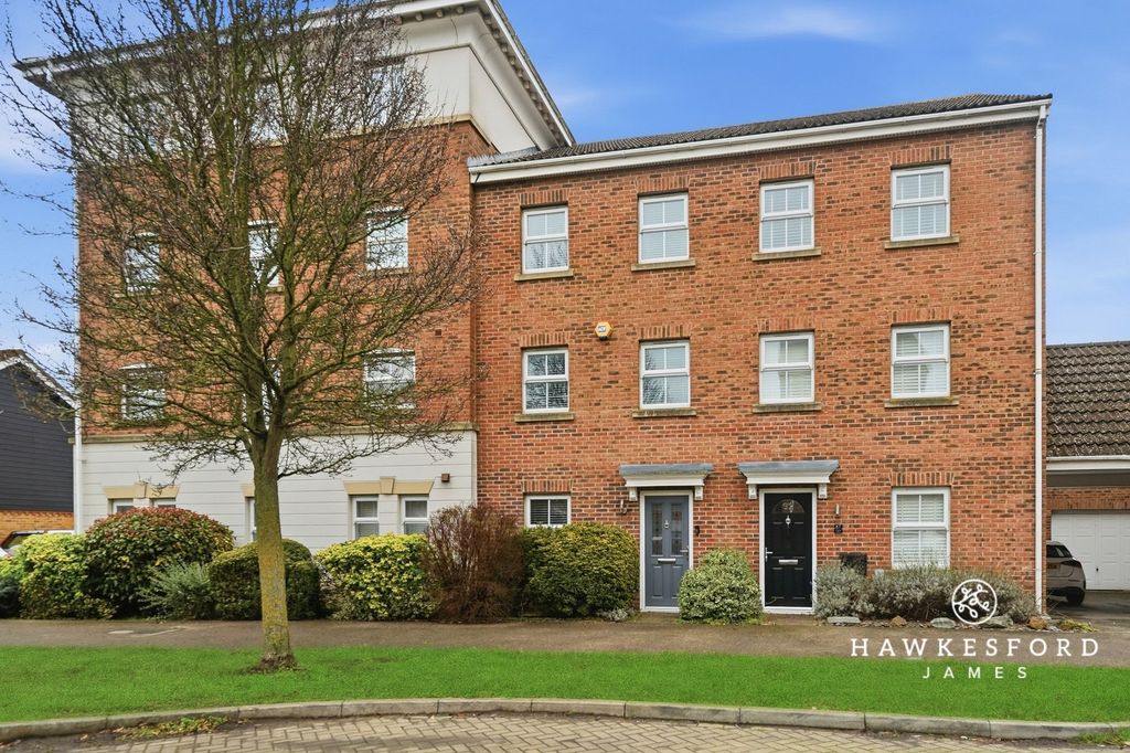 Property photo 1 of 18 Amethyst Drive, Sittingbourne - Front