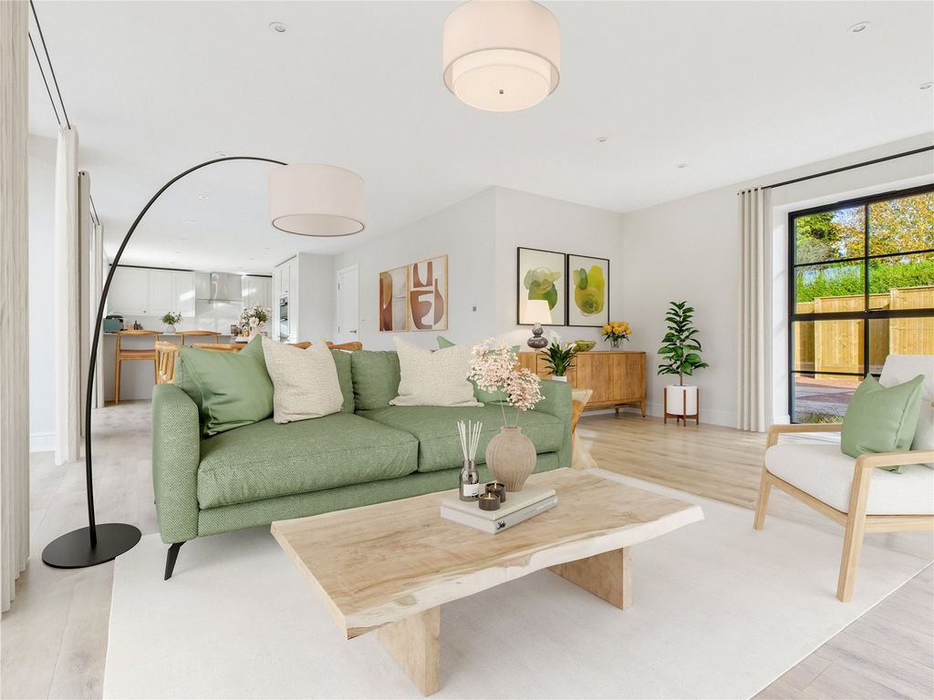 Property photo 3 of 22 Living Room/Dining R