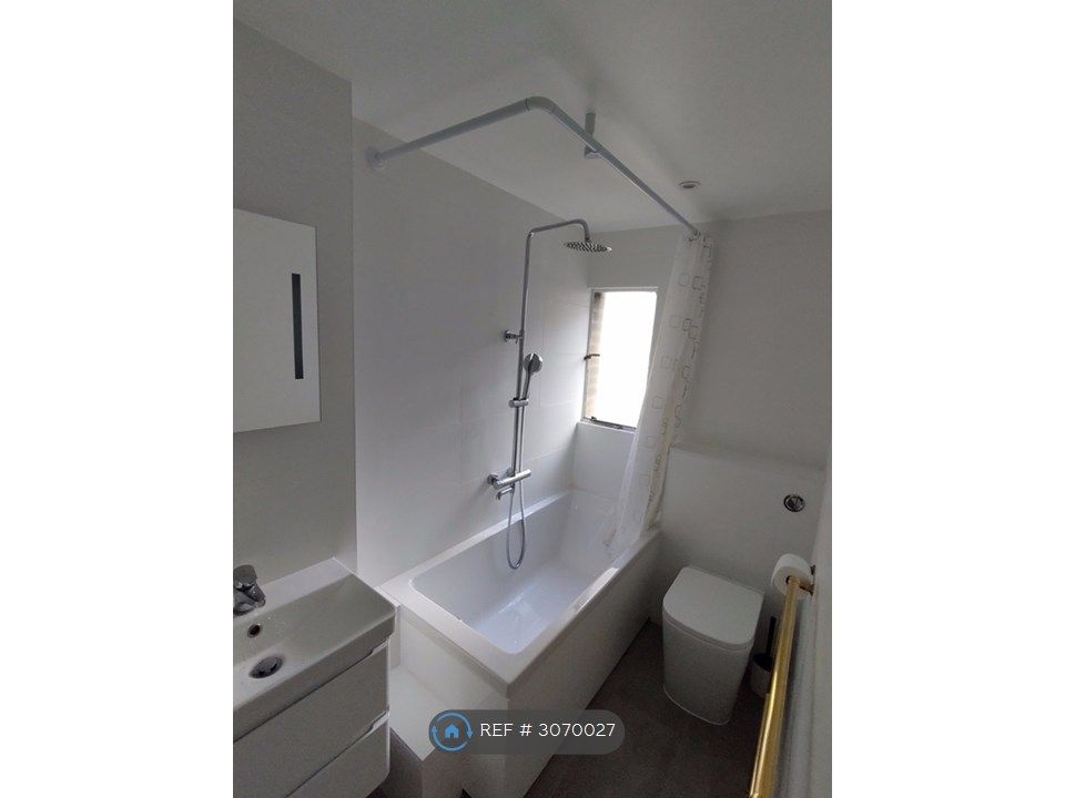 Property photo 2 of 6 Bathroom