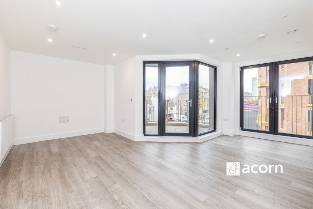 Property photo 1 of 10 8_Starlet_Wharf-1