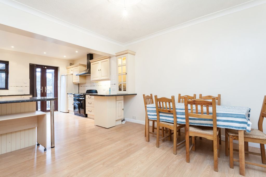 Property photo 3 of 13 Imported Image