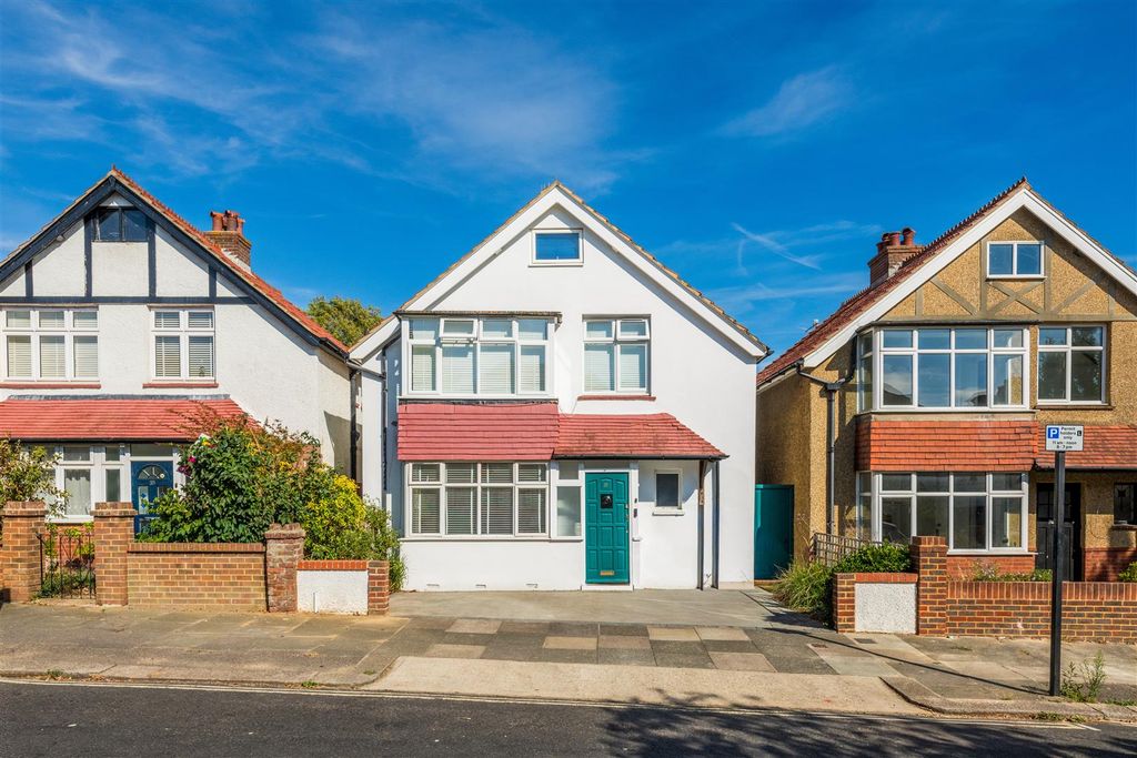 Property photo 1 of 13 31 Mansfield Road-1.Jpg