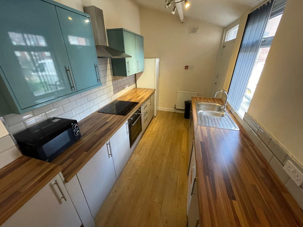 Property photo 1 of 11 Picture No. 05