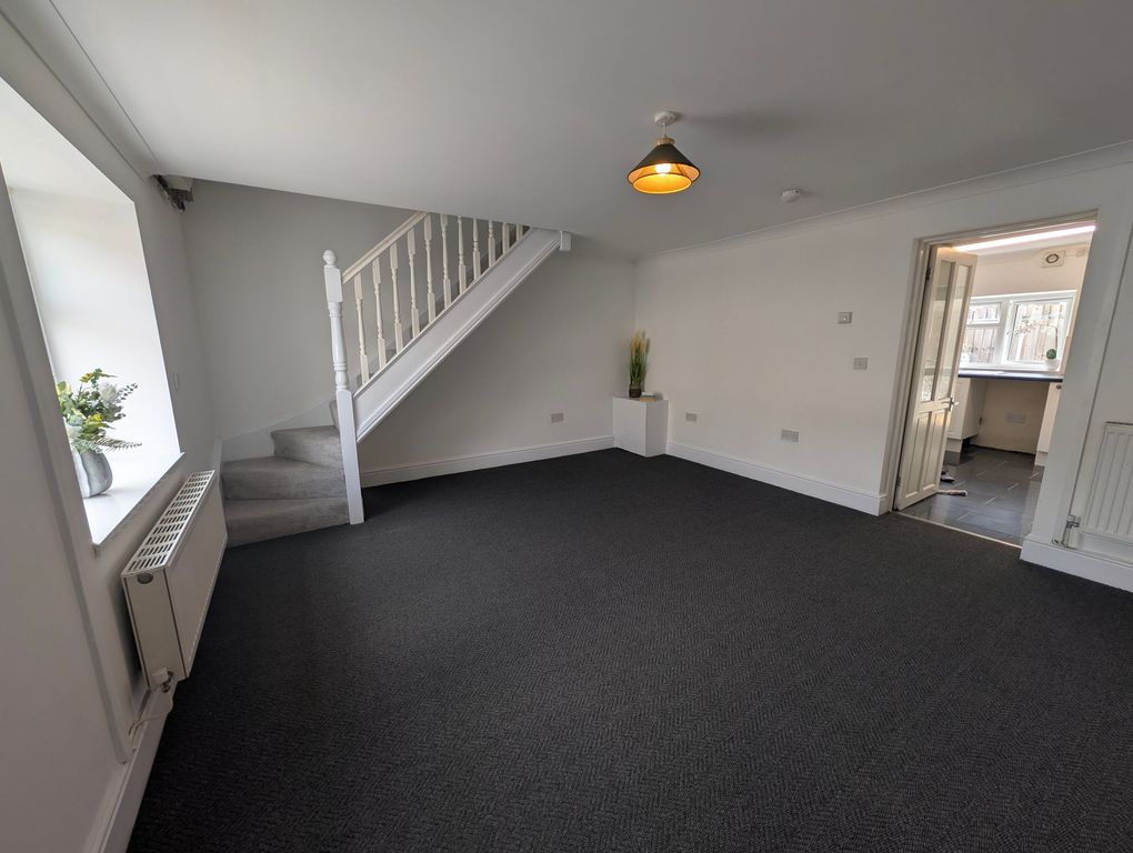 Property photo 2 of 11 Living Room