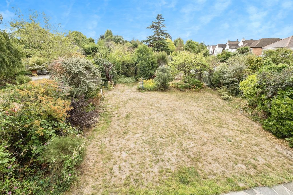 Property photo 3 of 17 Photo
