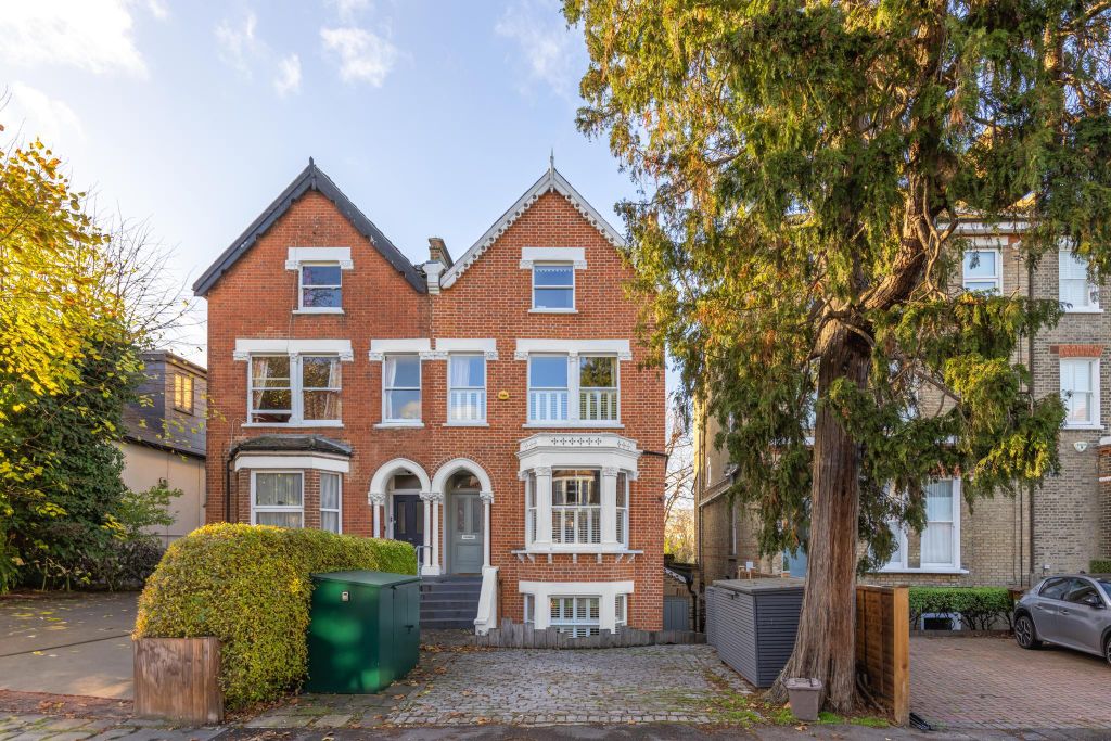 Property photo 1 of 18 Image