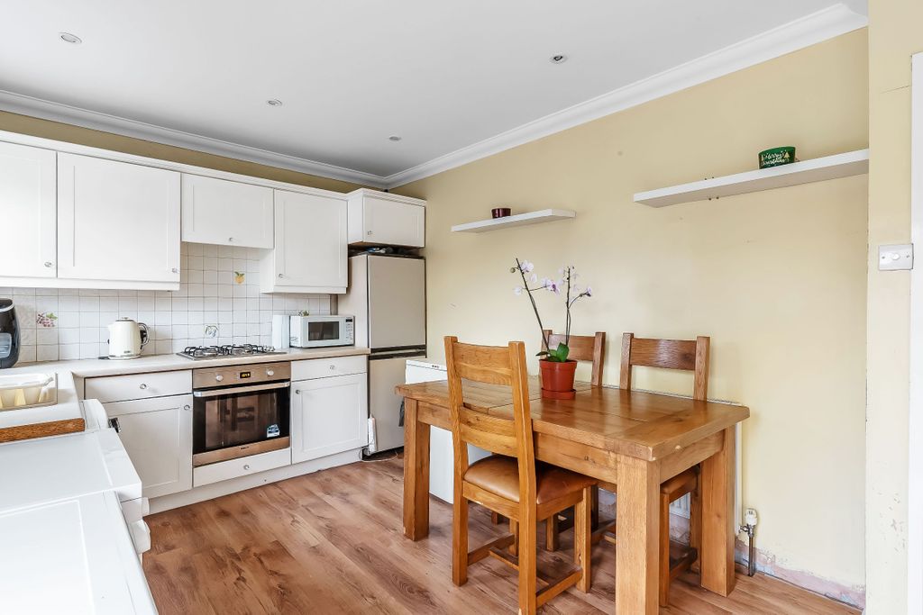 Property photo 3 of 25